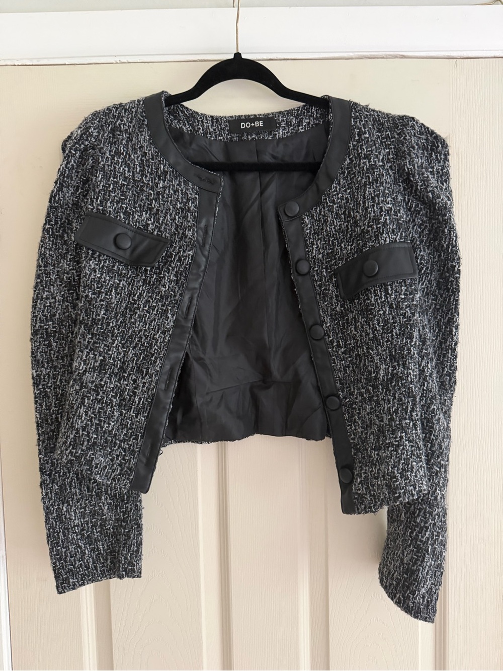 DO+BE Gray & Black Tweed Cropped Jacket with Faux-Leather Trim